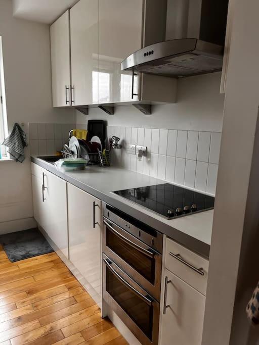 לונדון Central , Bright And Modern Flat Up To 4 People מראה חיצוני תמונה